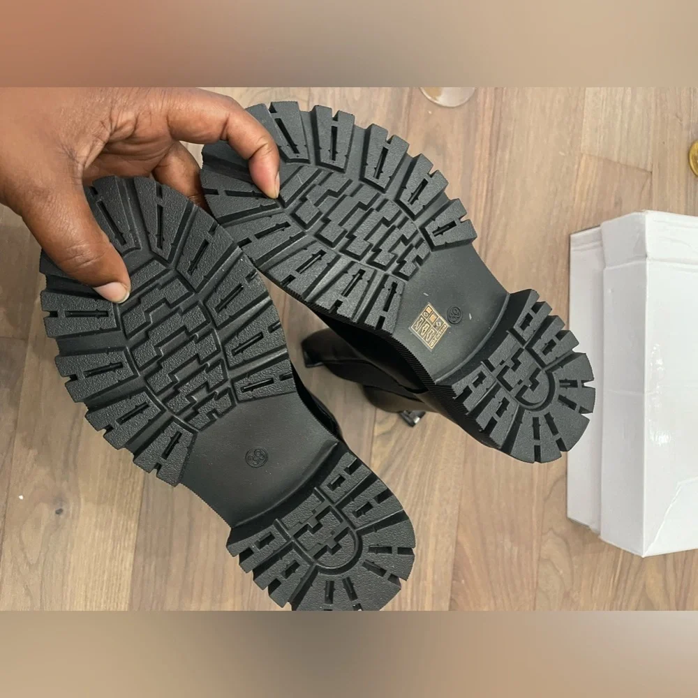 NIB Sz 39 (8) Blk Boots w/zipper - Picture 4 of 7